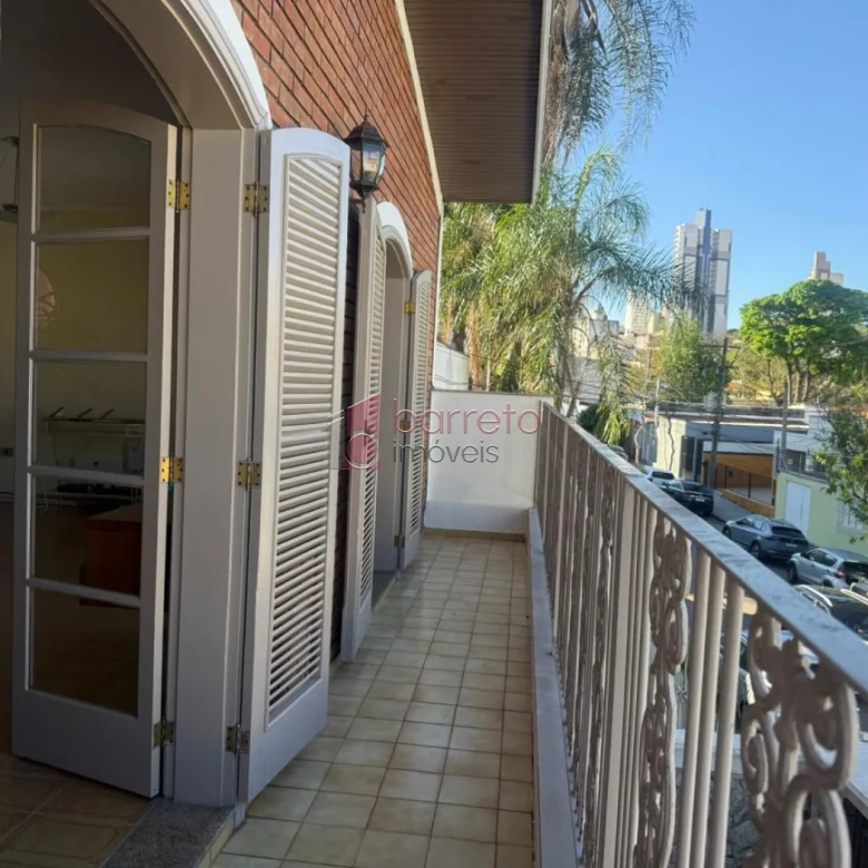CASA À VENDA COM TERRENO DE 262M² NO BAIRRO VIANELO EM JUNDIAÍ-SP