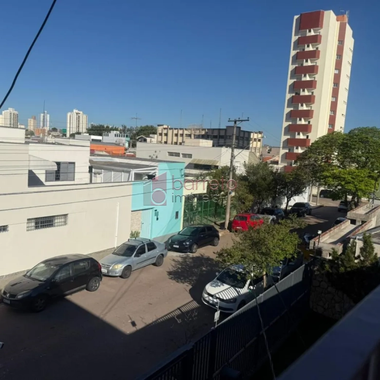 CASA À VENDA COM TERRENO DE 262M² NO BAIRRO VIANELO EM JUNDIAÍ-SP