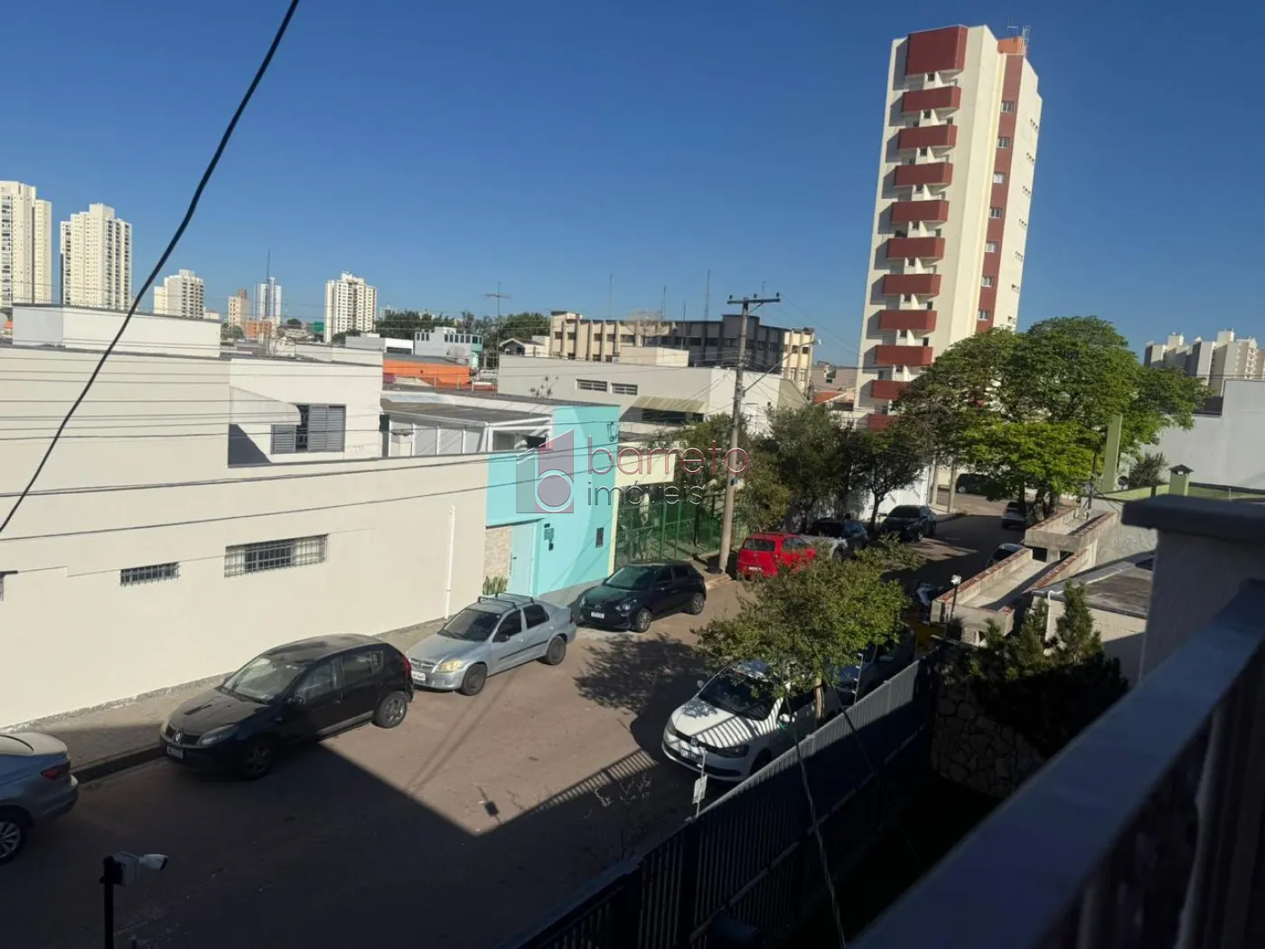 CASA À VENDA COM TERRENO DE 262M² NO BAIRRO VIANELO EM JUNDIAÍ-SP