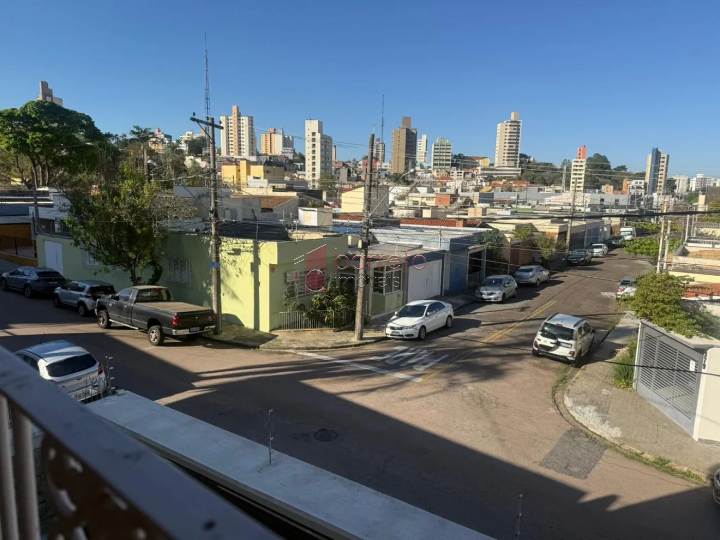CASA À VENDA COM TERRENO DE 262M² NO BAIRRO VIANELO EM JUNDIAÍ-SP