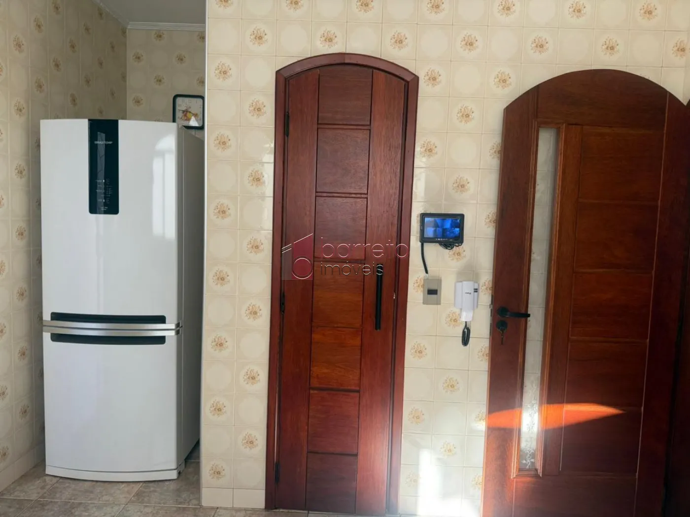 CASA À VENDA COM TERRENO DE 262M² NO BAIRRO VIANELO EM JUNDIAÍ-SP