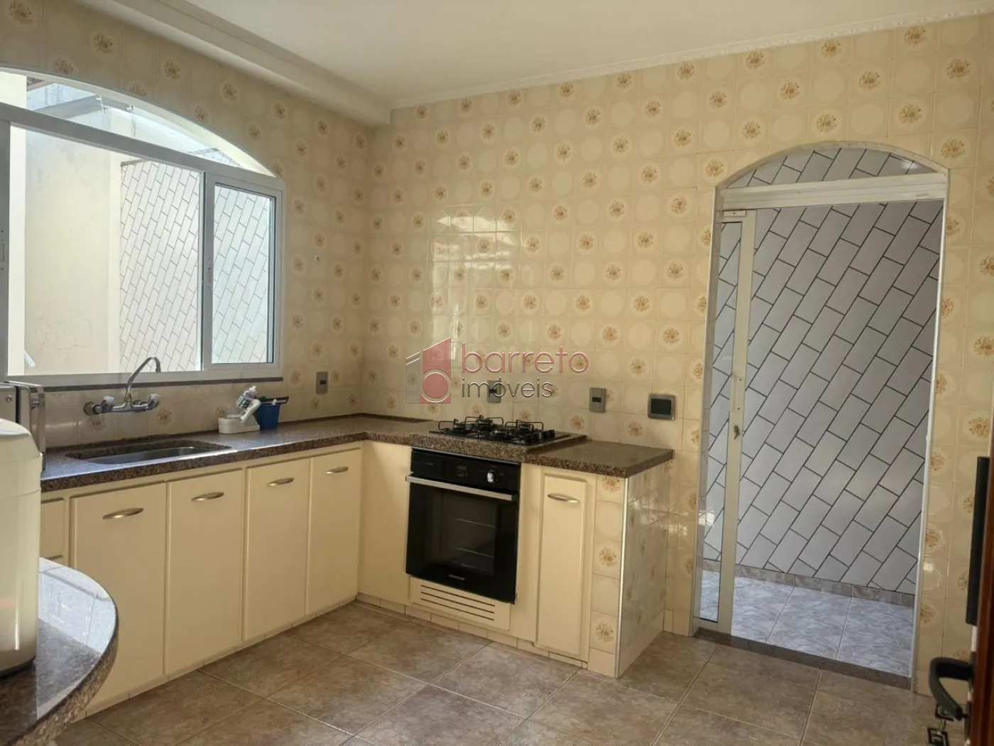 CASA À VENDA COM TERRENO DE 262M² NO BAIRRO VIANELO EM JUNDIAÍ-SP