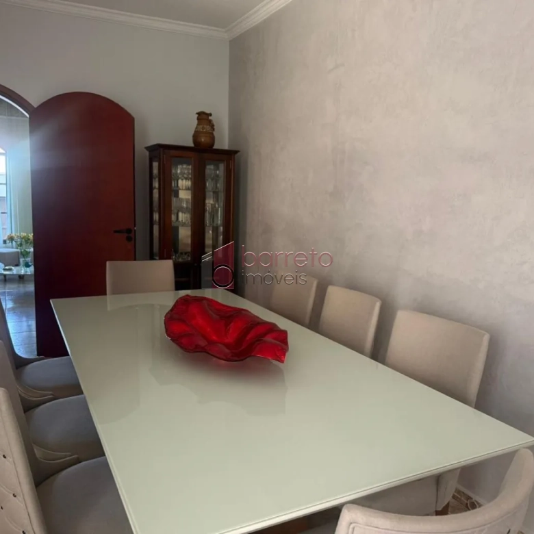 CASA À VENDA COM TERRENO DE 262M² NO BAIRRO VIANELO EM JUNDIAÍ-SP