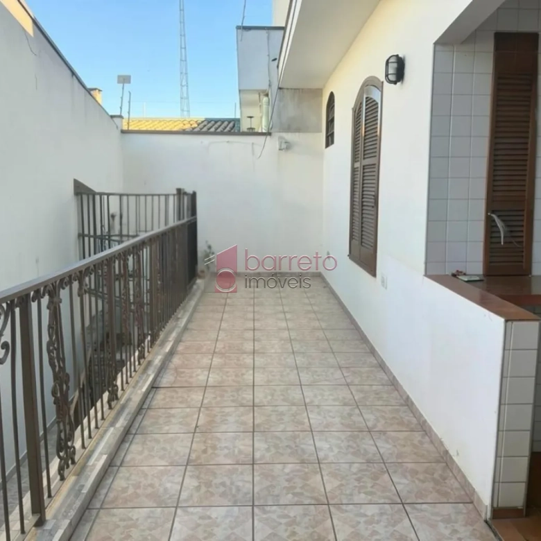 CASA À VENDA COM TERRENO DE 262M² NO BAIRRO VIANELO EM JUNDIAÍ-SP