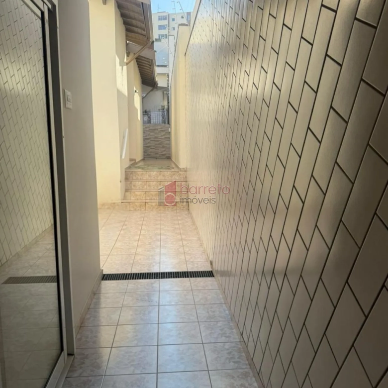 CASA À VENDA COM TERRENO DE 262M² NO BAIRRO VIANELO EM JUNDIAÍ-SP