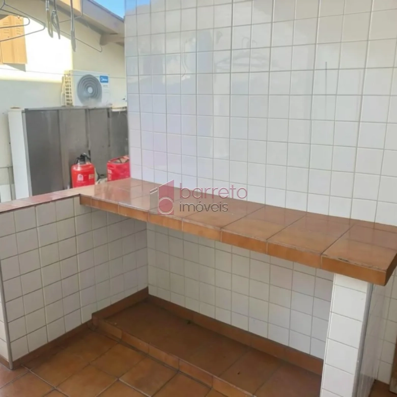 CASA À VENDA COM TERRENO DE 262M² NO BAIRRO VIANELO EM JUNDIAÍ-SP