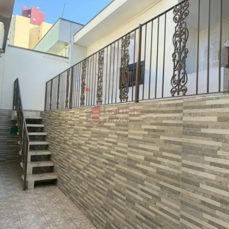 CASA À VENDA COM TERRENO DE 262M² NO BAIRRO VIANELO EM JUNDIAÍ-SP