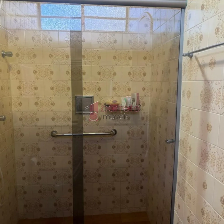 CASA À VENDA COM TERRENO DE 262M² NO BAIRRO VIANELO EM JUNDIAÍ-SP