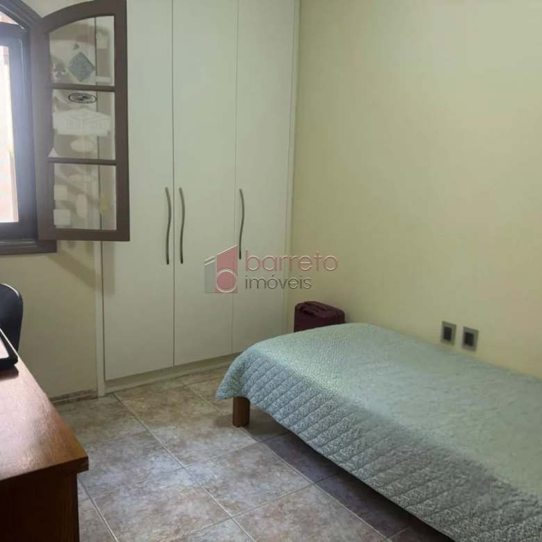 CASA À VENDA COM TERRENO DE 262M² NO BAIRRO VIANELO EM JUNDIAÍ-SP