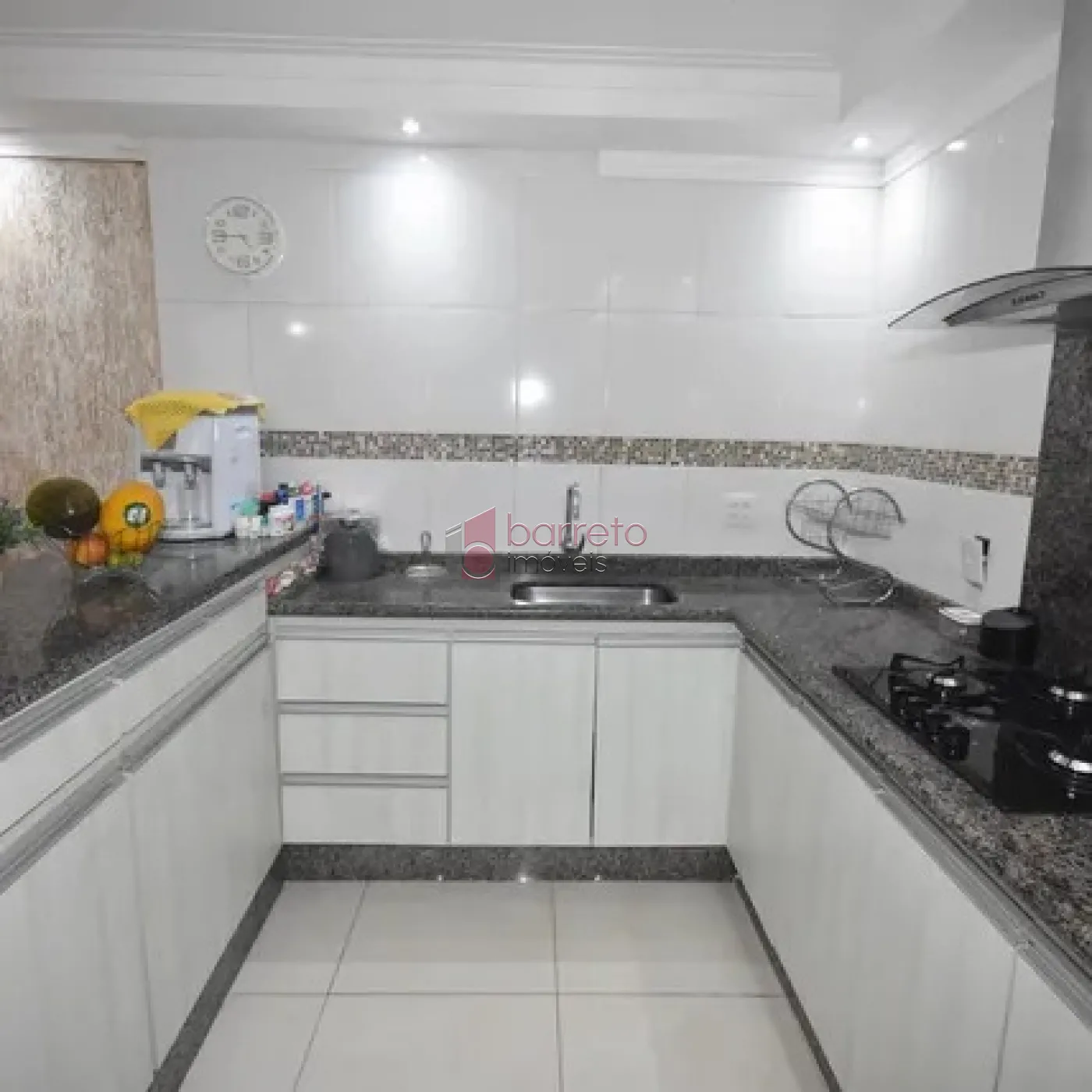 SOBRADO PARA LOCAÇÃO NO BAIRRO FAZENDA GRANDE – JUNDIAÍ/SP.
