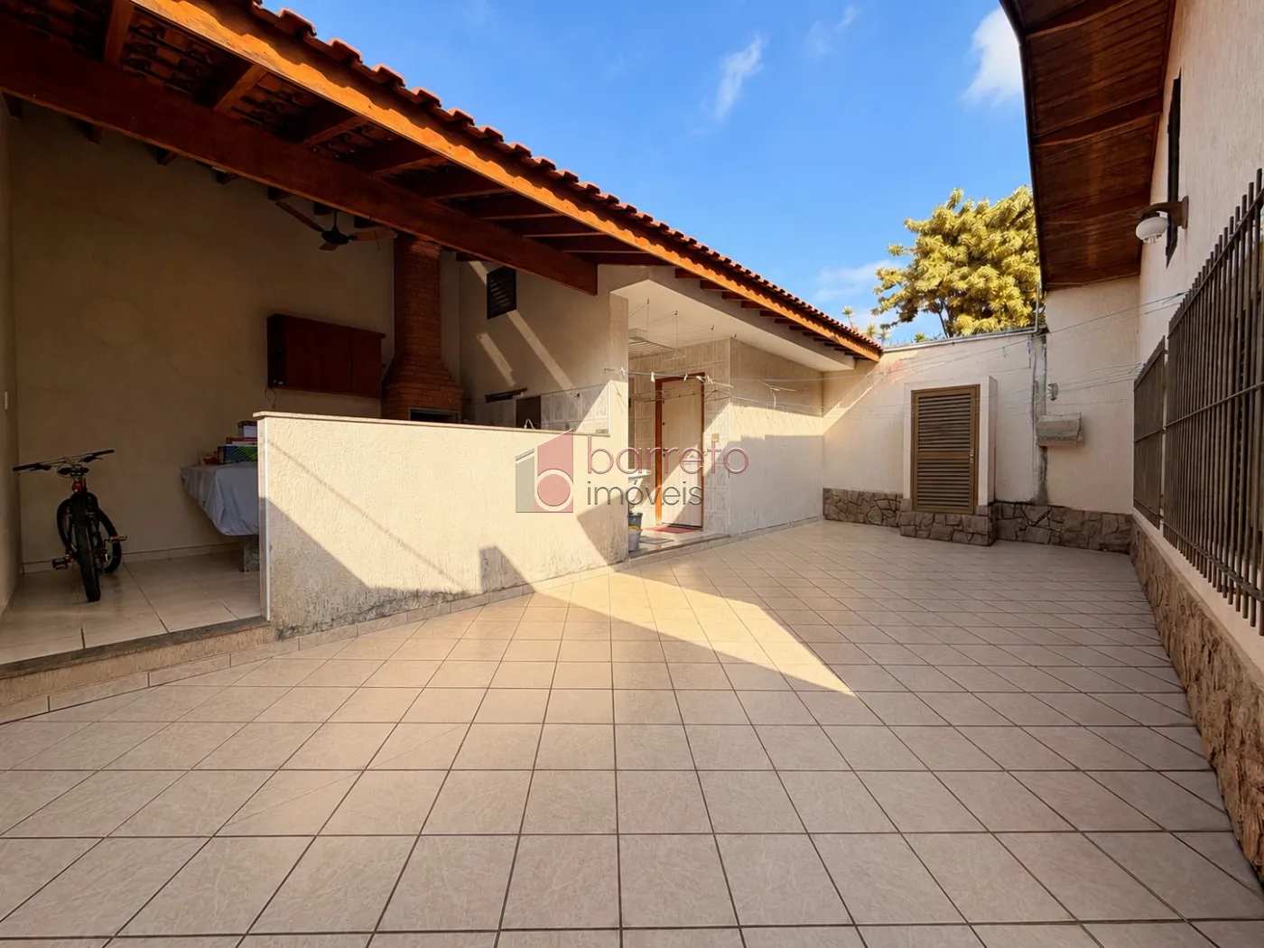 CASA TÉRREA À VENDA – 03 QUARTOS + EDÍCULA – JARDIM MORUMBI – JUNDIAÍ/SP