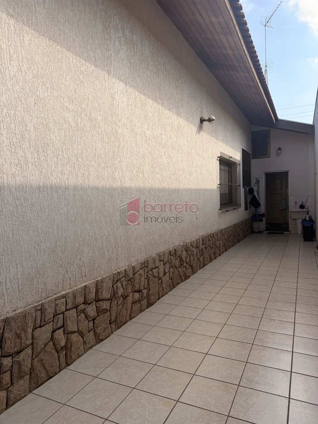 CASA TÉRREA À VENDA – 03 QUARTOS + EDÍCULA – JARDIM MORUMBI – JUNDIAÍ/SP