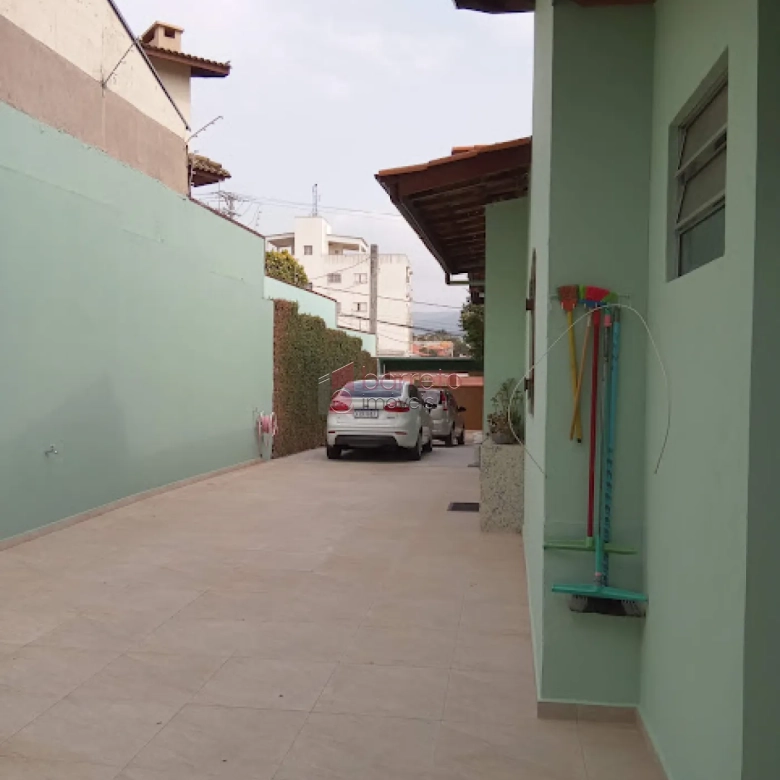 CASA À VENDA NO JARDIM QUINTAS DA VIDEIRA EM JUNDIAÍ/SP