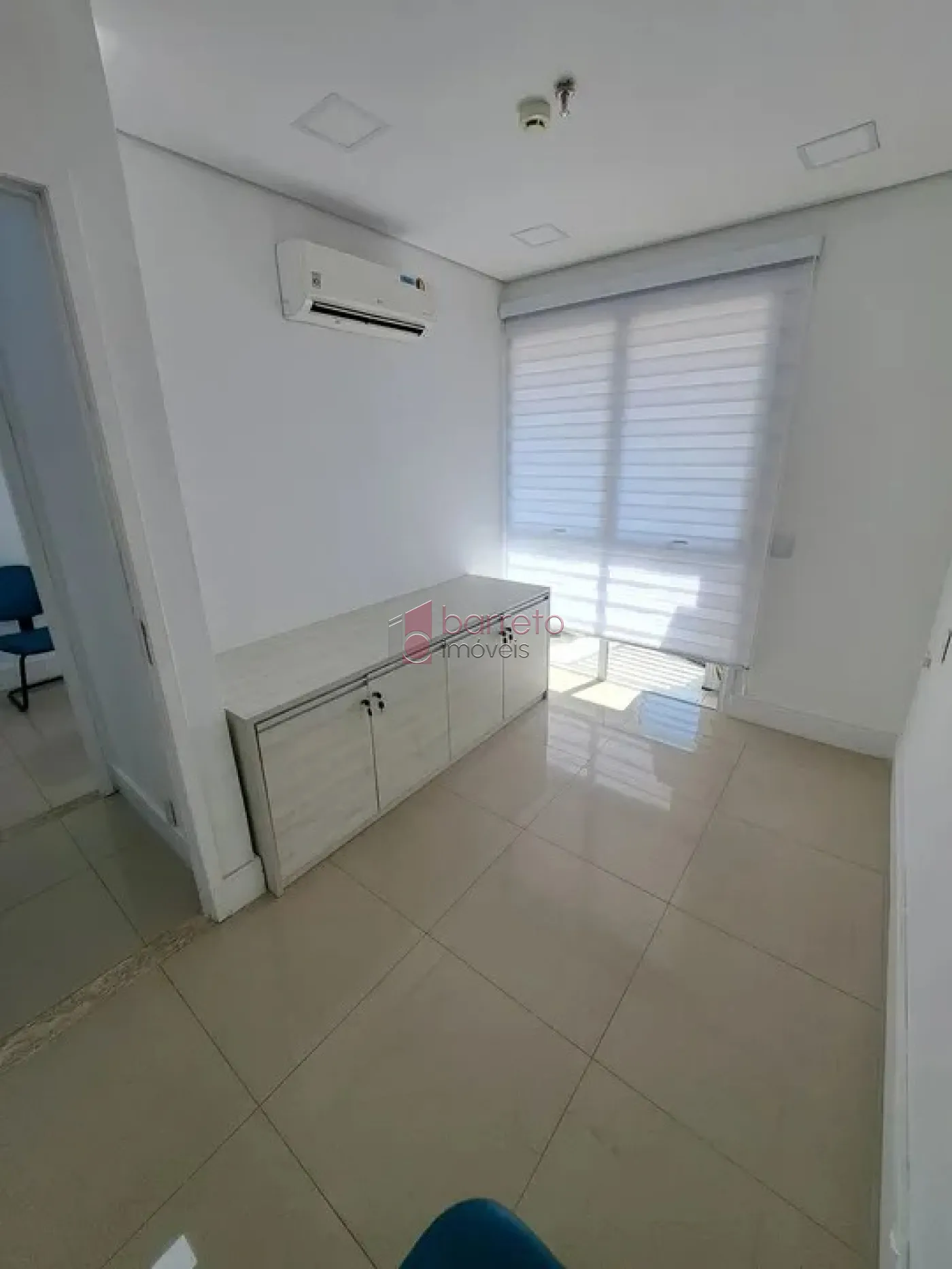 SALA COMERCIAL PARA LOCAÇÃO NO EDIFÍCIO IN DESIGN – JUNDIAÍ/SP.