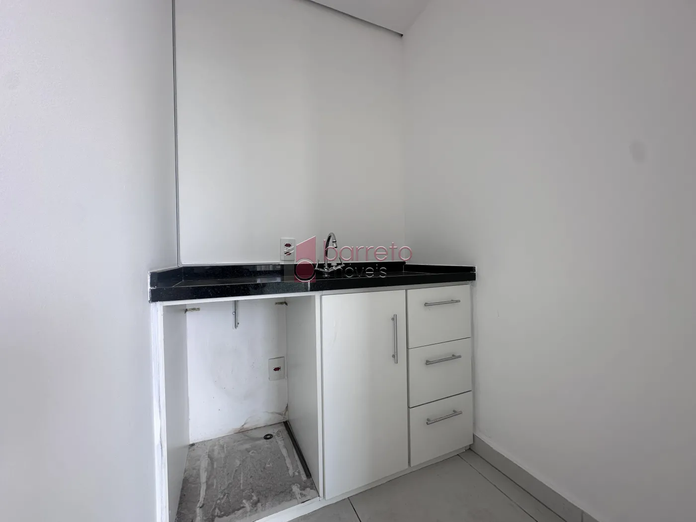 SALA COMERCIAL PARA LOCAÇÃO NO EDIFÍCIO IN DESIGN OFFICE – JUNDIAÍ/SP