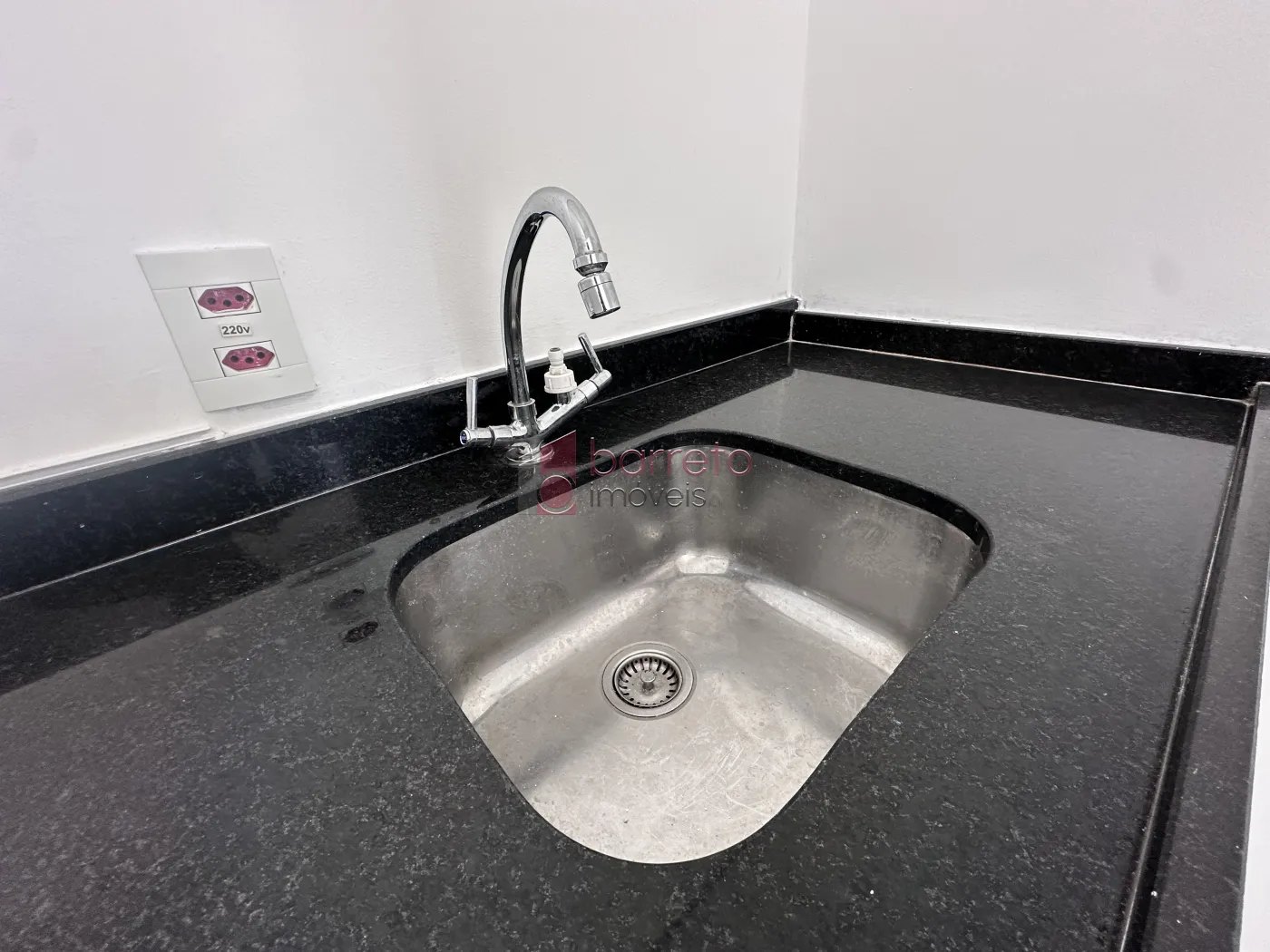 SALA COMERCIAL PARA LOCAÇÃO NO EDIFÍCIO IN DESIGN OFFICE – JUNDIAÍ/SP