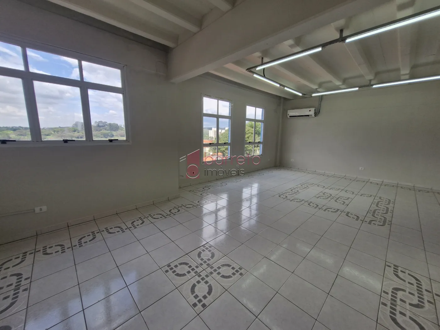 SALA COMERCIAL PARA LOCAÇÃO – JUNDIAÍ/SP