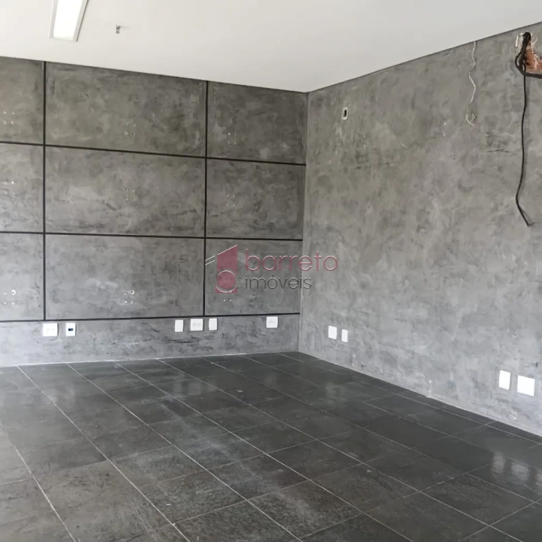 SALA COMERCIAL PARA LOCAÇÃO NO EDIFÍCIO CENTRO EMPRESARIAL NOVE DE JULHO – JUNDIAÍ/SP