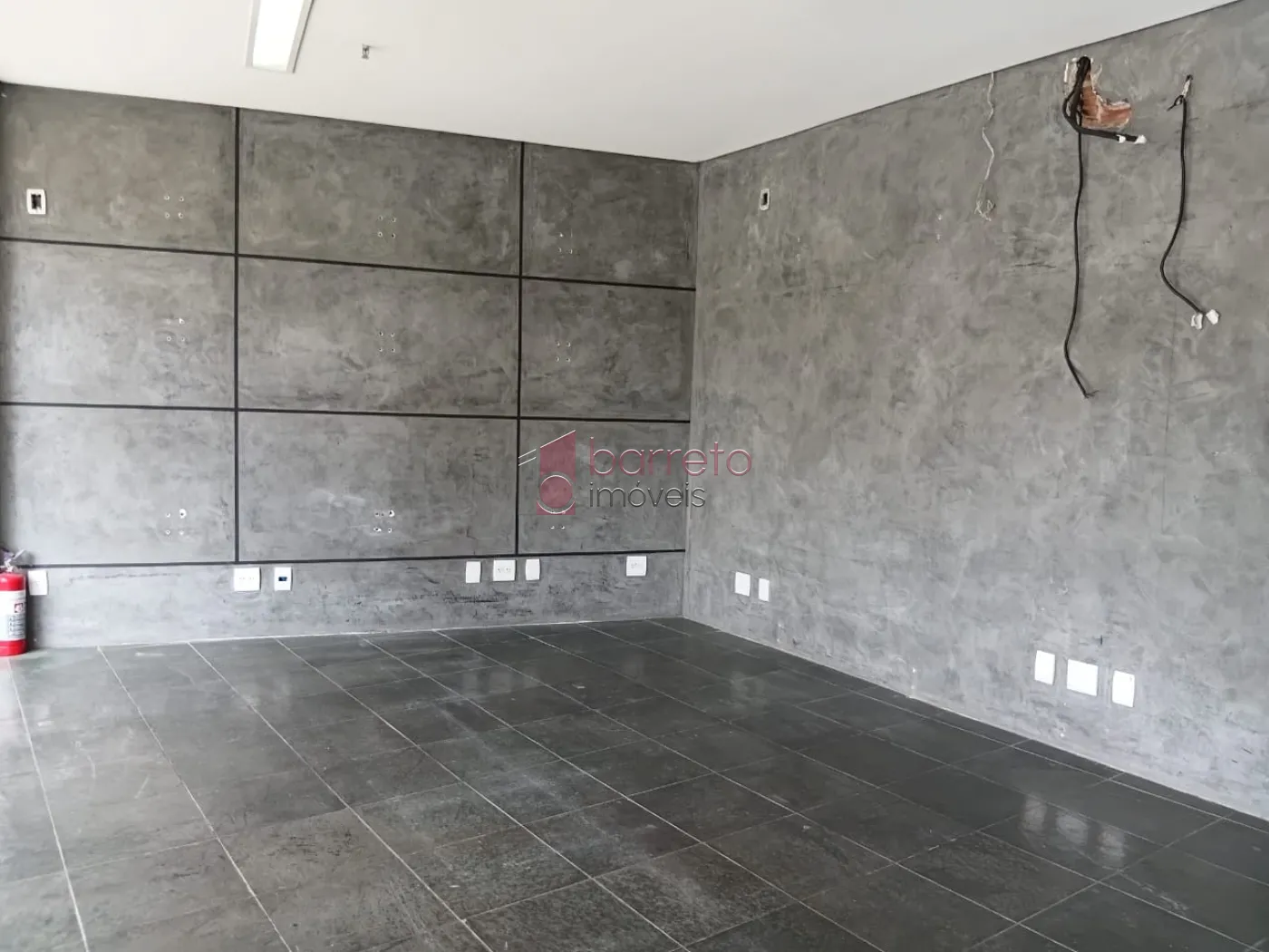 SALA COMERCIAL PARA LOCAÇÃO NO EDIFÍCIO CENTRO EMPRESARIAL NOVE DE JULHO – JUNDIAÍ/SP