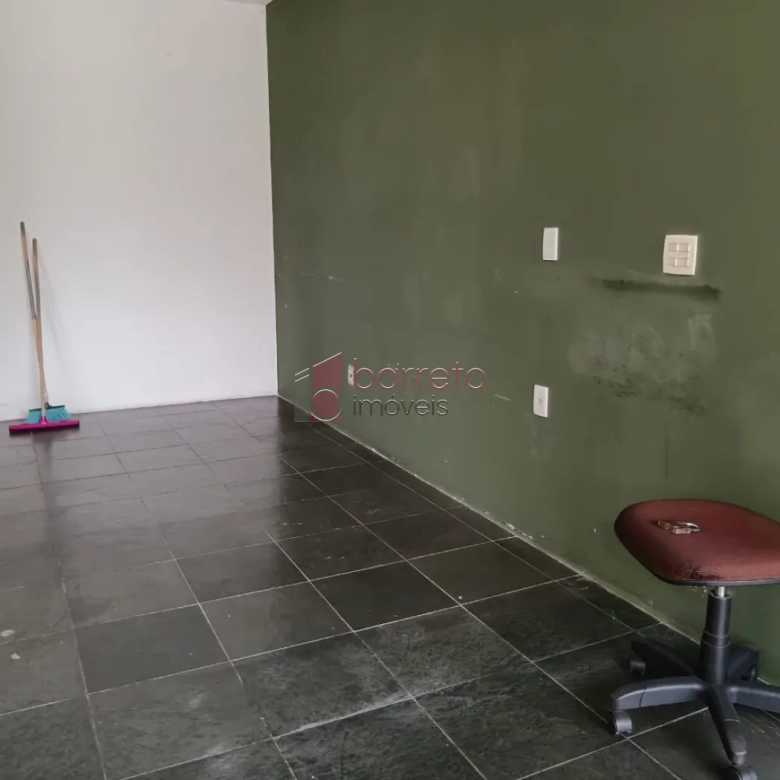 SALA COMERCIAL PARA LOCAÇÃO NO EDIFÍCIO CENTRO EMPRESARIAL NOVE DE JULHO – JUNDIAÍ/SP