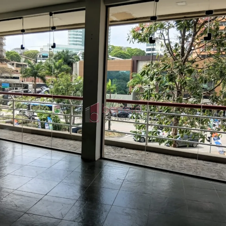 SALA COMERCIAL PARA LOCAÇÃO NO EDIFÍCIO CENTRO EMPRESARIAL NOVE DE JULHO – JUNDIAÍ/SP