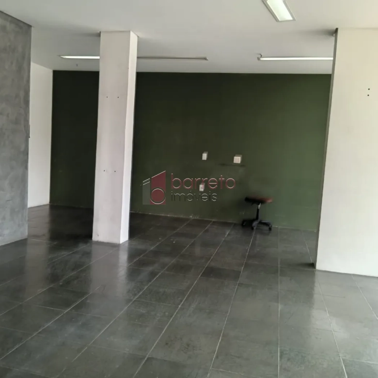 SALA COMERCIAL PARA LOCAÇÃO NO EDIFÍCIO CENTRO EMPRESARIAL NOVE DE JULHO – JUNDIAÍ/SP
