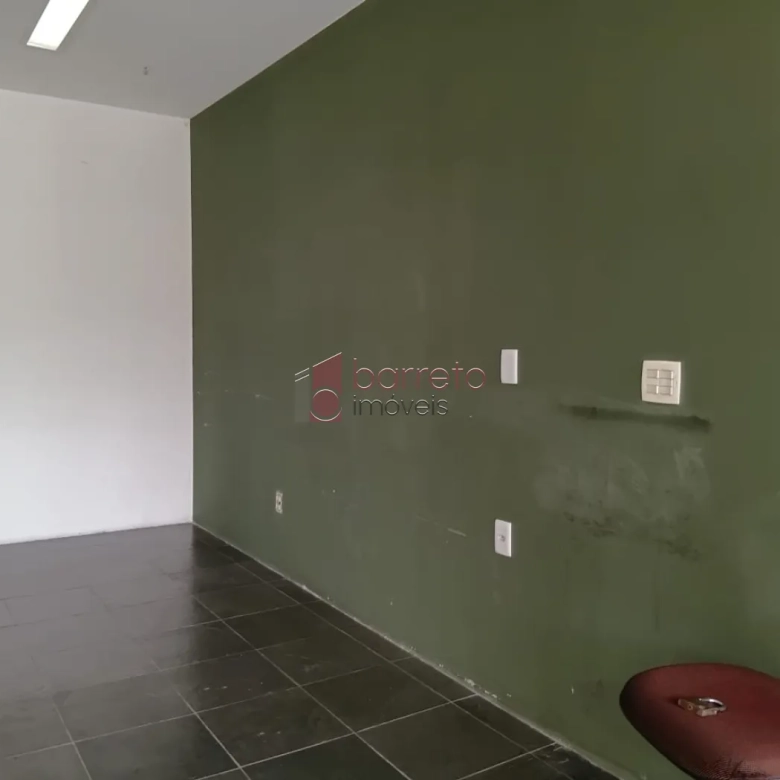 SALA COMERCIAL PARA LOCAÇÃO NO EDIFÍCIO CENTRO EMPRESARIAL NOVE DE JULHO – JUNDIAÍ/SP