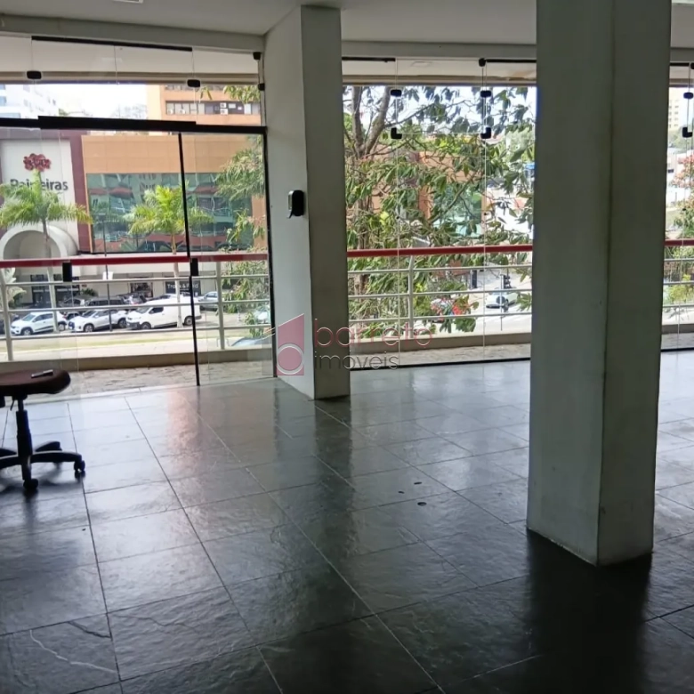 SALA COMERCIAL PARA LOCAÇÃO NO EDIFÍCIO CENTRO EMPRESARIAL NOVE DE JULHO – JUNDIAÍ/SP