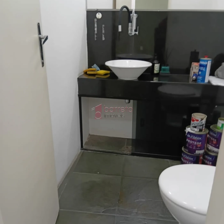 SALA COMERCIAL PARA LOCAÇÃO NO EDIFÍCIO CENTRO EMPRESARIAL NOVE DE JULHO – JUNDIAÍ/SP