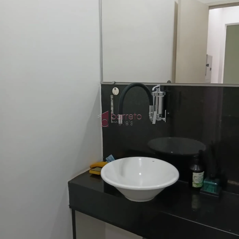 SALA COMERCIAL PARA LOCAÇÃO NO EDIFÍCIO CENTRO EMPRESARIAL NOVE DE JULHO – JUNDIAÍ/SP