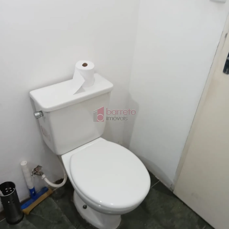 SALA COMERCIAL PARA LOCAÇÃO NO EDIFÍCIO CENTRO EMPRESARIAL NOVE DE JULHO – JUNDIAÍ/SP