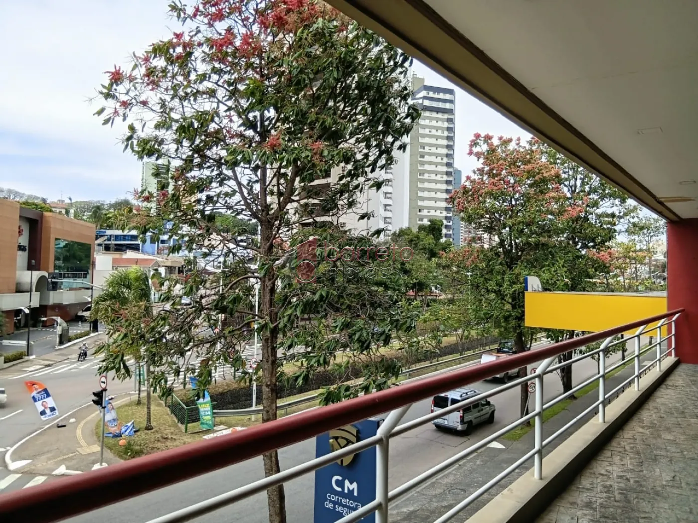 SALA COMERCIAL PARA LOCAÇÃO NO EDIFÍCIO CENTRO EMPRESARIAL NOVE DE JULHO – JUNDIAÍ/SP