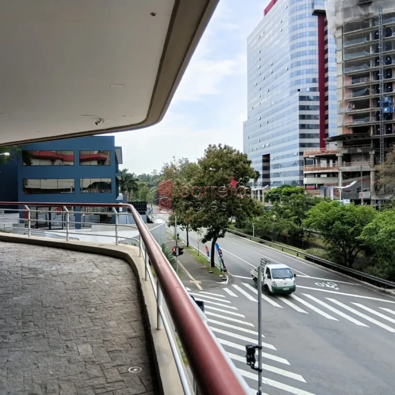SALA COMERCIAL PARA LOCAÇÃO NO EDIFÍCIO CENTRO EMPRESARIAL NOVE DE JULHO – JUNDIAÍ/SP