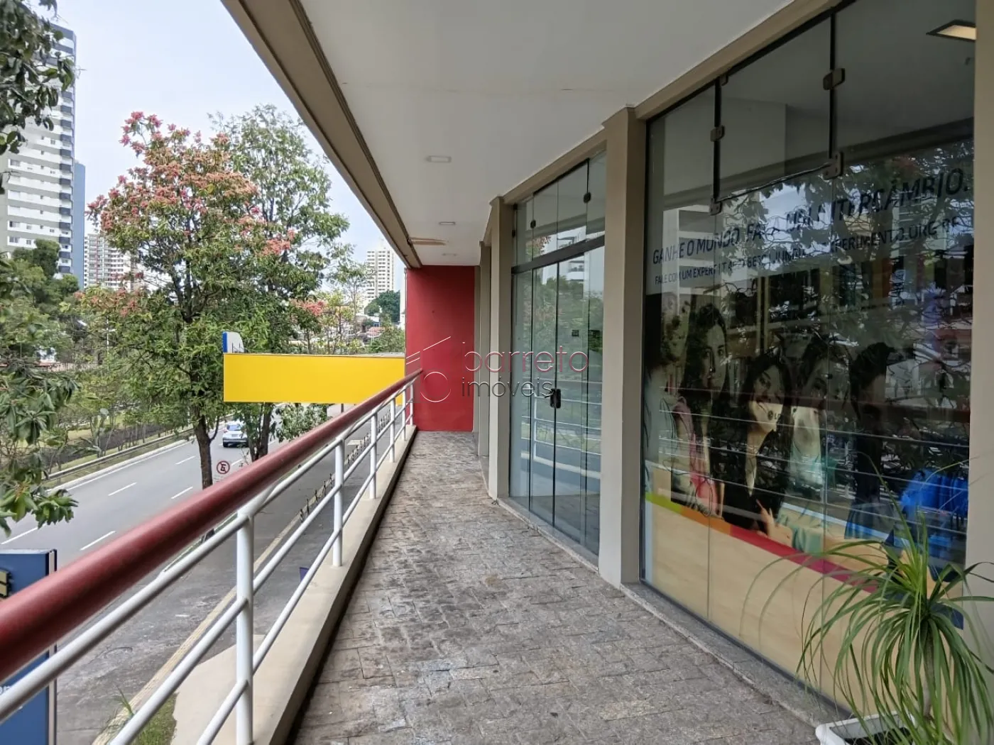 SALA COMERCIAL PARA LOCAÇÃO NO EDIFÍCIO CENTRO EMPRESARIAL NOVE DE JULHO – JUNDIAÍ/SP