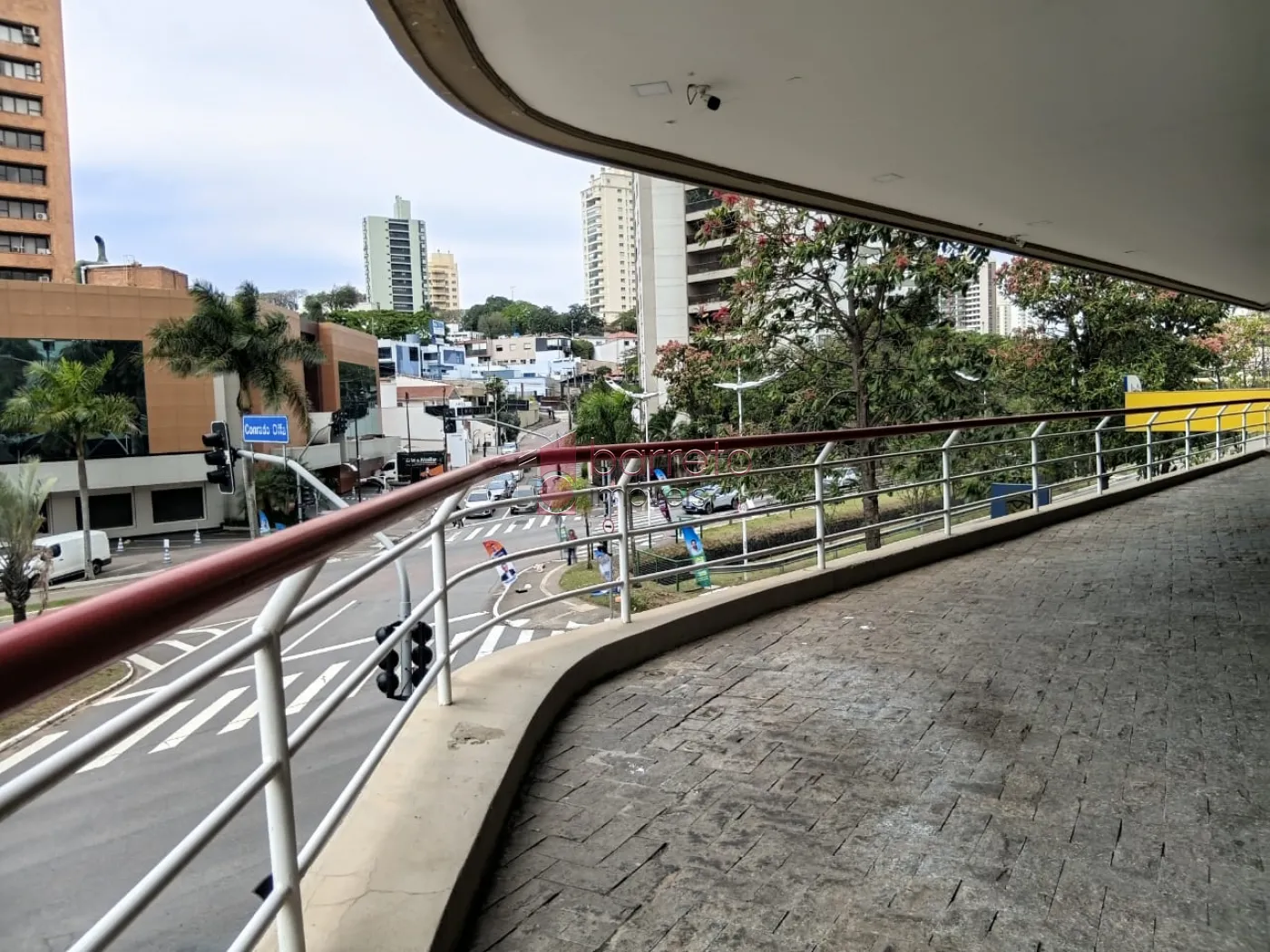 SALA COMERCIAL PARA LOCAÇÃO NO EDIFÍCIO CENTRO EMPRESARIAL NOVE DE JULHO – JUNDIAÍ/SP