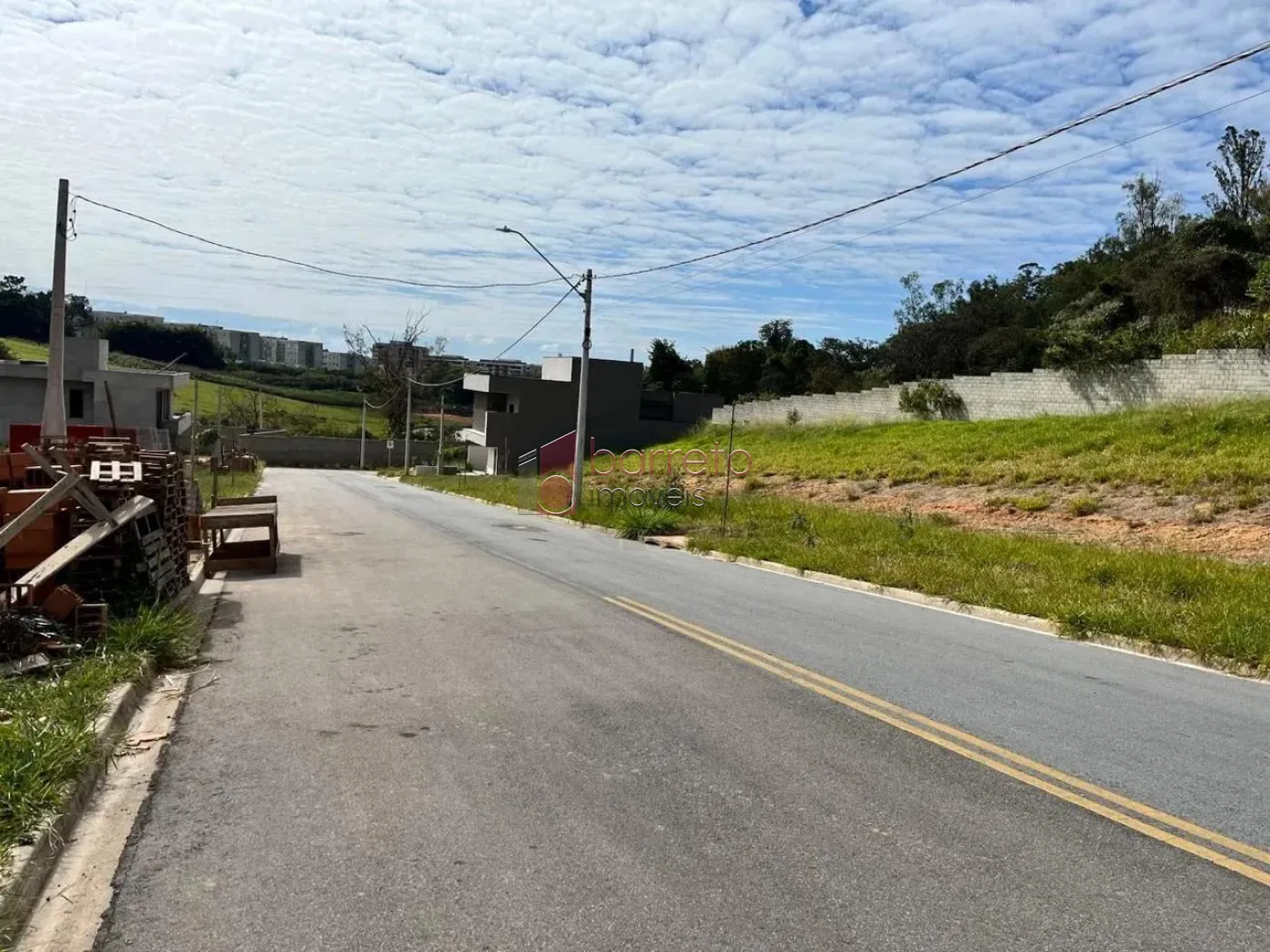 TERRENO À VENDA COM 250M²  NO RESIDENCIAL LAGO AZUL NO BAIRRO RECANTO QUARTO CENTENÁRIO EM JUNDIAÍ-SP