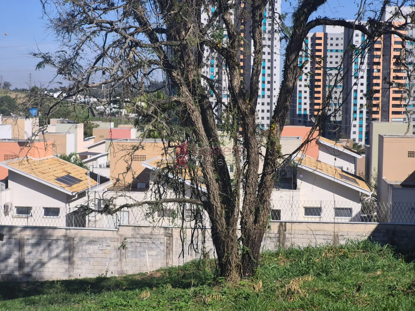 EXCELENTE TERRENO À VENDA NO BAIRRO DO ENGORDADOURO EM JUNDIAÍ/SP