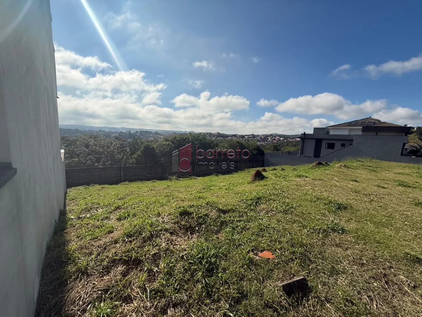 TERRENO À VENDA NO CONDOMÍNIO LAGUNA EM VÁRZEA PAULISTA/SP