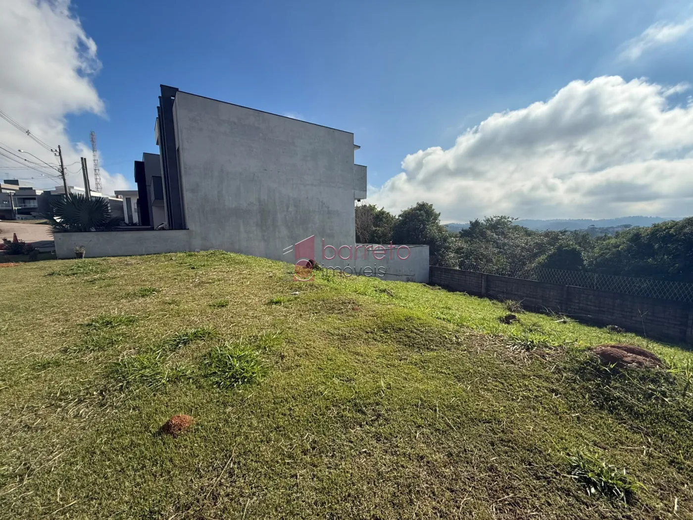 TERRENO À VENDA NO CONDOMÍNIO LAGUNA EM VÁRZEA PAULISTA/SP