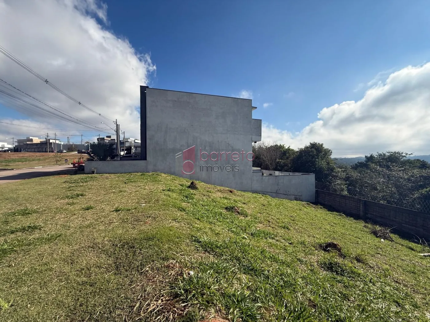 TERRENO À VENDA NO CONDOMÍNIO LAGUNA EM VÁRZEA PAULISTA/SP