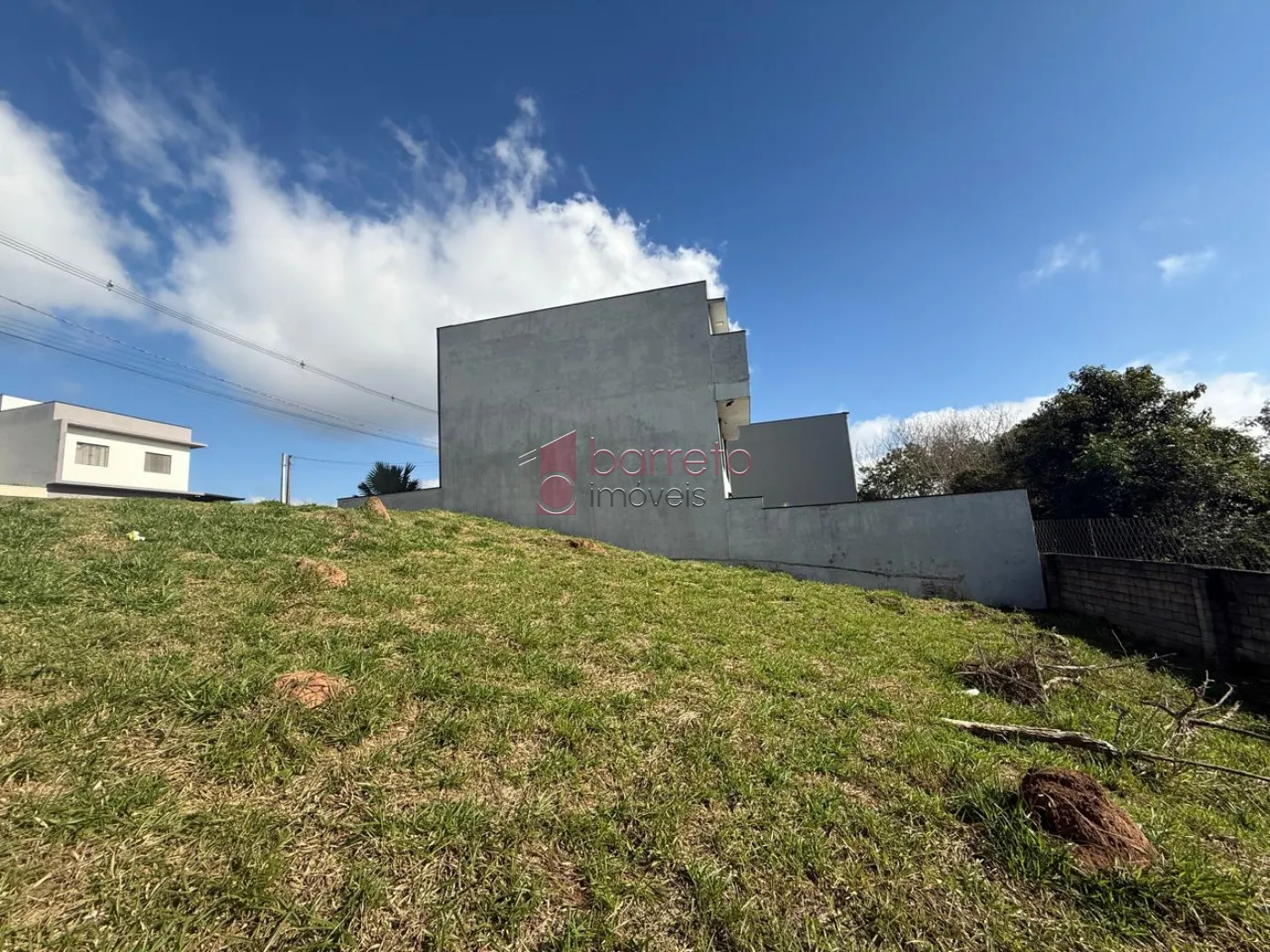 TERRENO À VENDA NO CONDOMÍNIO LAGUNA EM VÁRZEA PAULISTA/SP