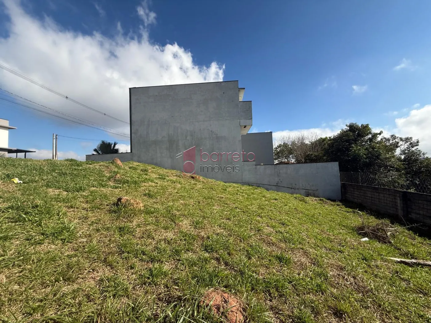 TERRENO À VENDA NO CONDOMÍNIO LAGUNA EM VÁRZEA PAULISTA/SP