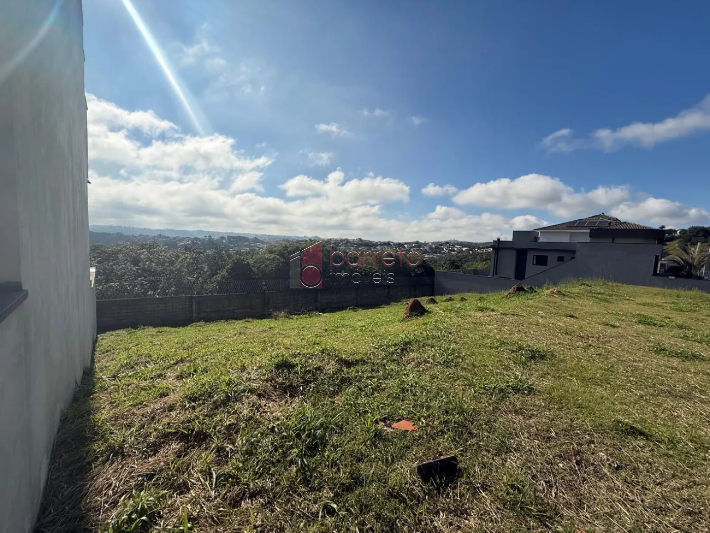 TERRENO À VENDA NO CONDOMÍNIO LAGUNA EM VÁRZEA PAULISTA/SP