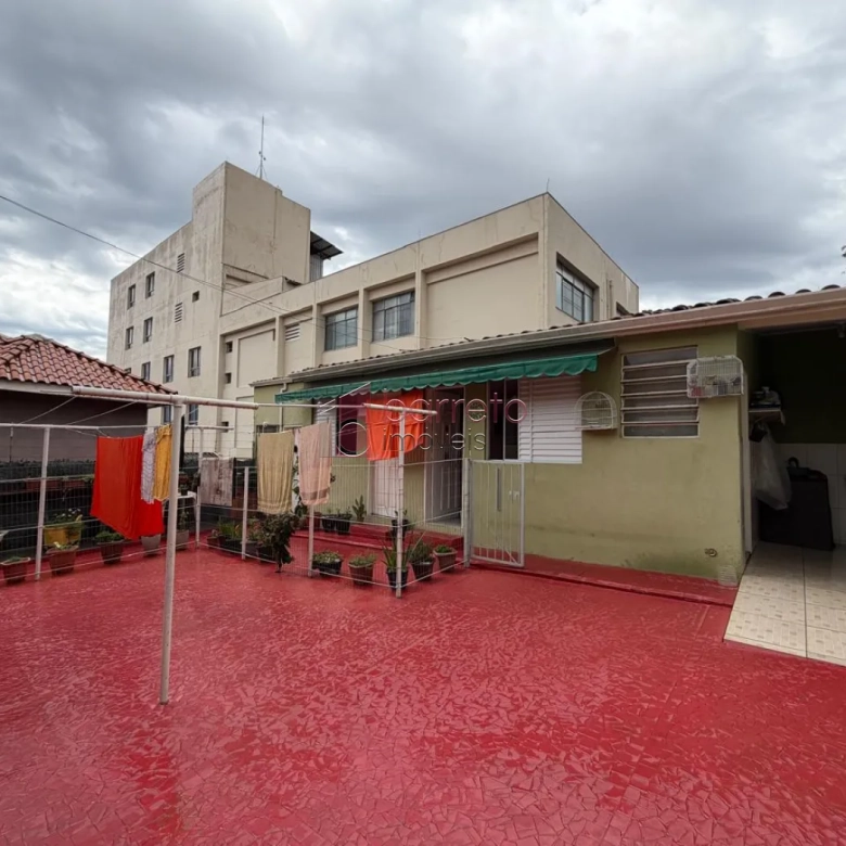 CASA TÉRREA COM 05 QUARTOS À VENDA NO BAIRRO CENTRO – JUNDIAÍ/SP