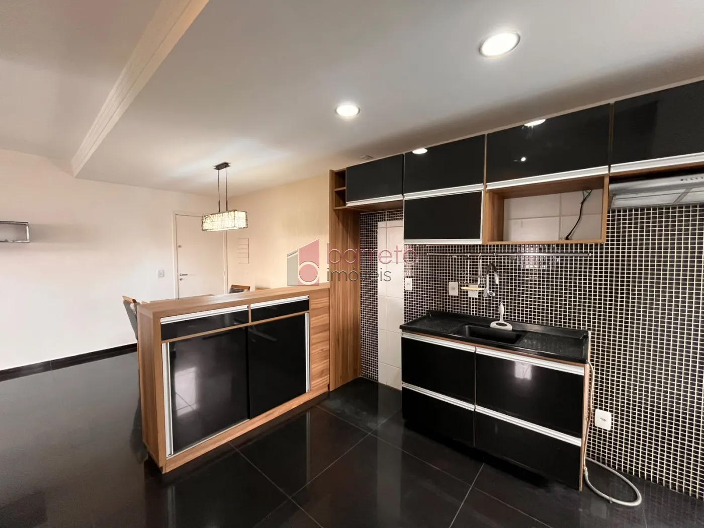 APARTAMENTO PARA VENDA E LOCAÇÃO NO EDIFÍCIO TORRES DO CAXAMBU – JUNDIAÍ/SP