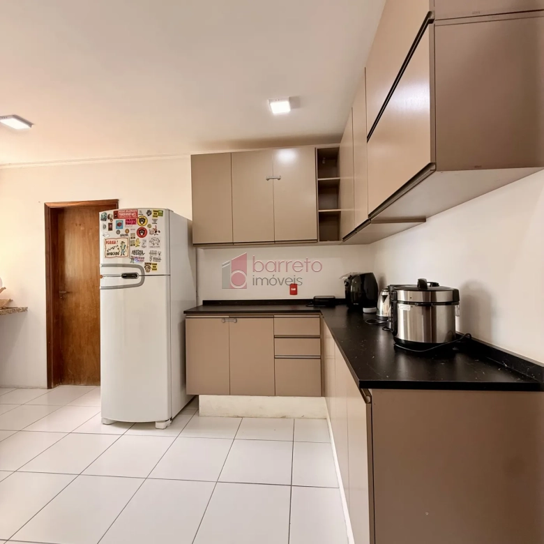 APARTAMENTO À VENDA NO EDIFÍCIO PETRONILHA – CENTRO – JUNDIAÍ/SP