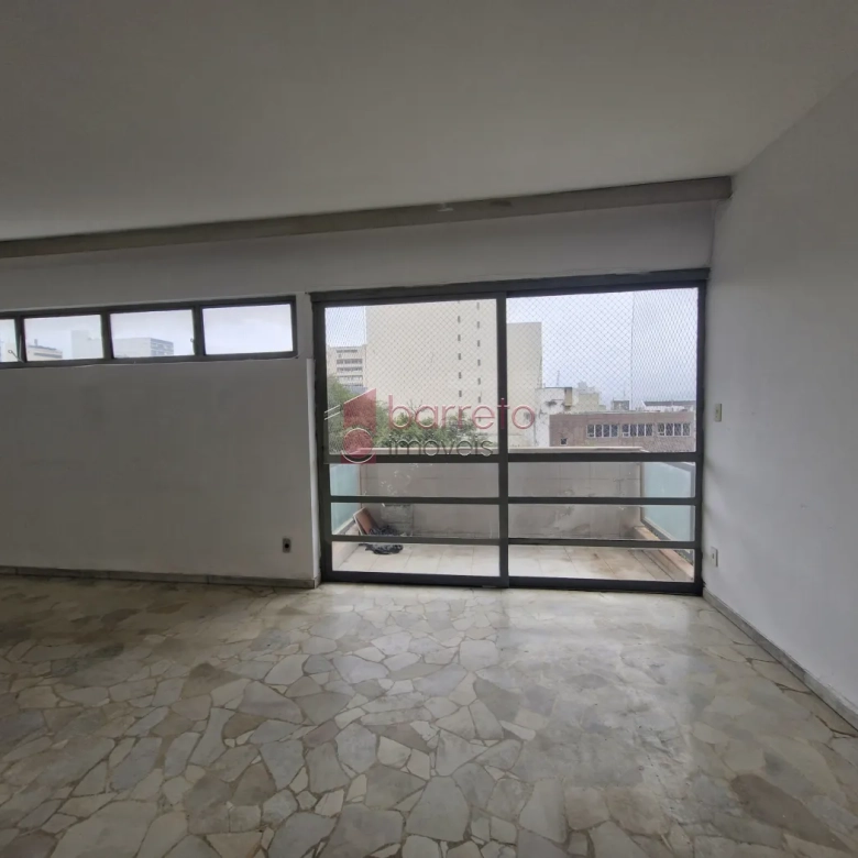 APARTAMENTO À VENDA NO EDIFÍCIO PENTEADO NO CENTRO DE JUNDIAÍ/SP