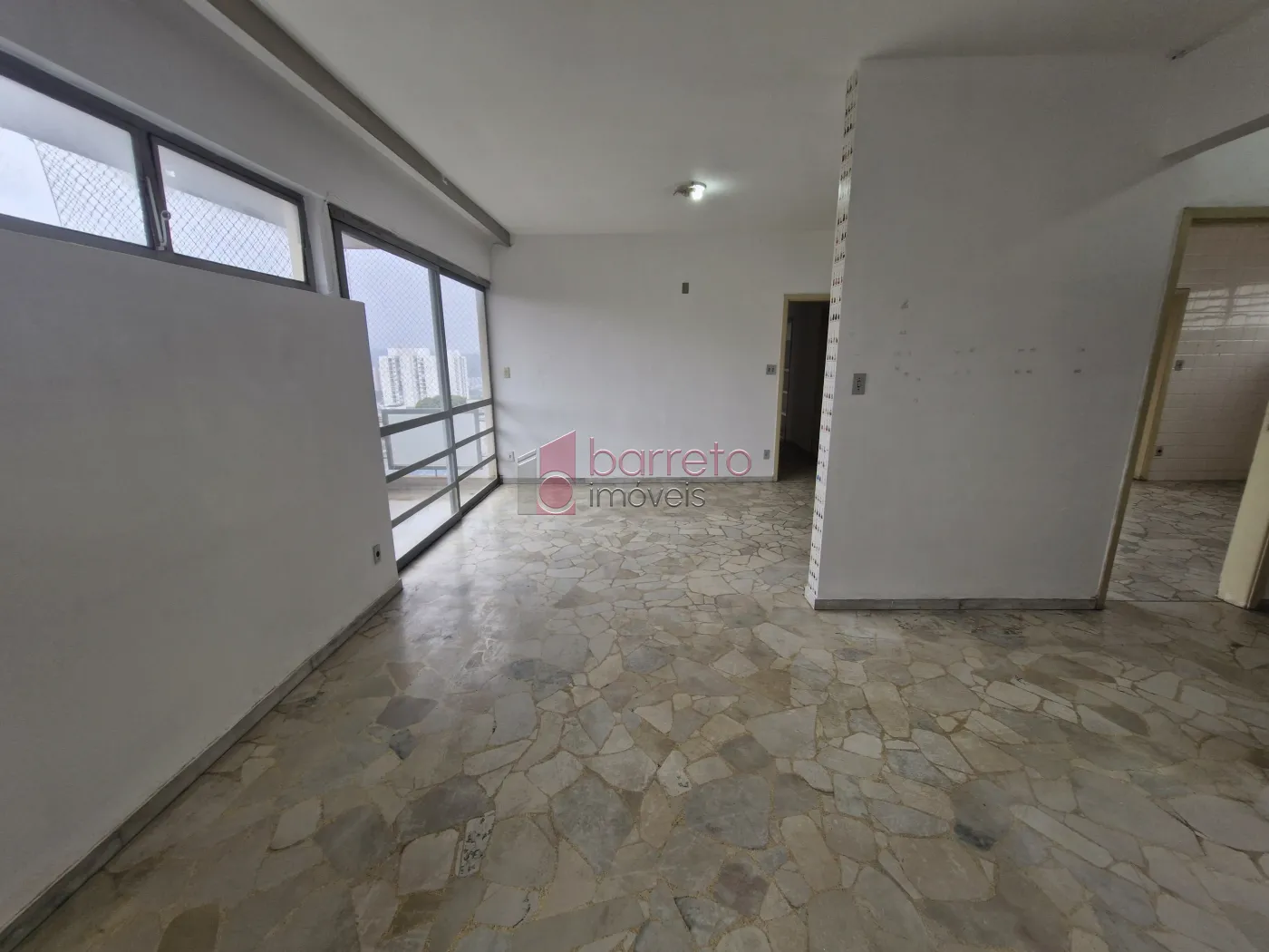 APARTAMENTO À VENDA NO EDIFÍCIO PENTEADO NO CENTRO DE JUNDIAÍ/SP