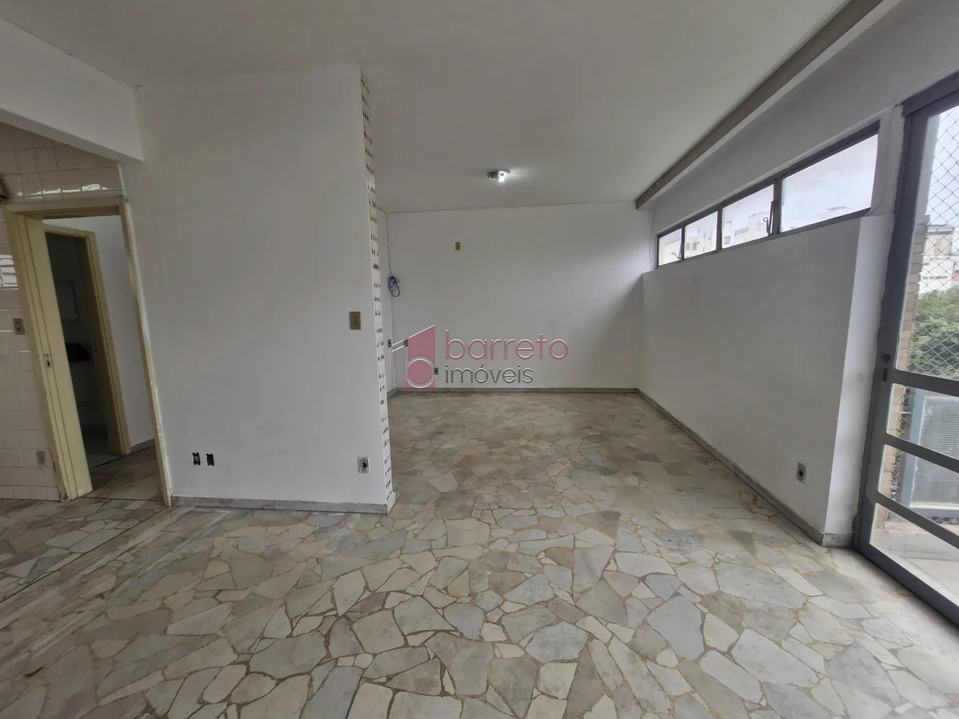 APARTAMENTO À VENDA NO EDIFÍCIO PENTEADO NO CENTRO DE JUNDIAÍ/SP