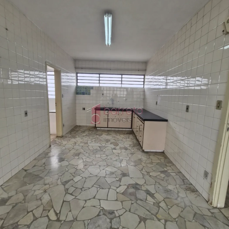 APARTAMENTO À VENDA NO EDIFÍCIO PENTEADO NO CENTRO DE JUNDIAÍ/SP